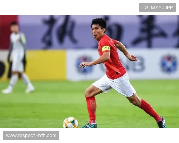 中国足球迎来新篇章，国家队备战世界杯预选赛，年轻球员崭露头角